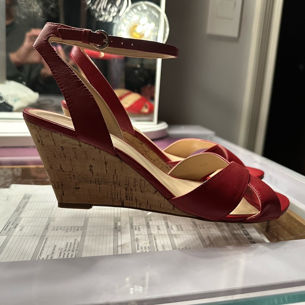 Nine West Red Patent Wedge Espadrilles Platform Sandals size 8.5